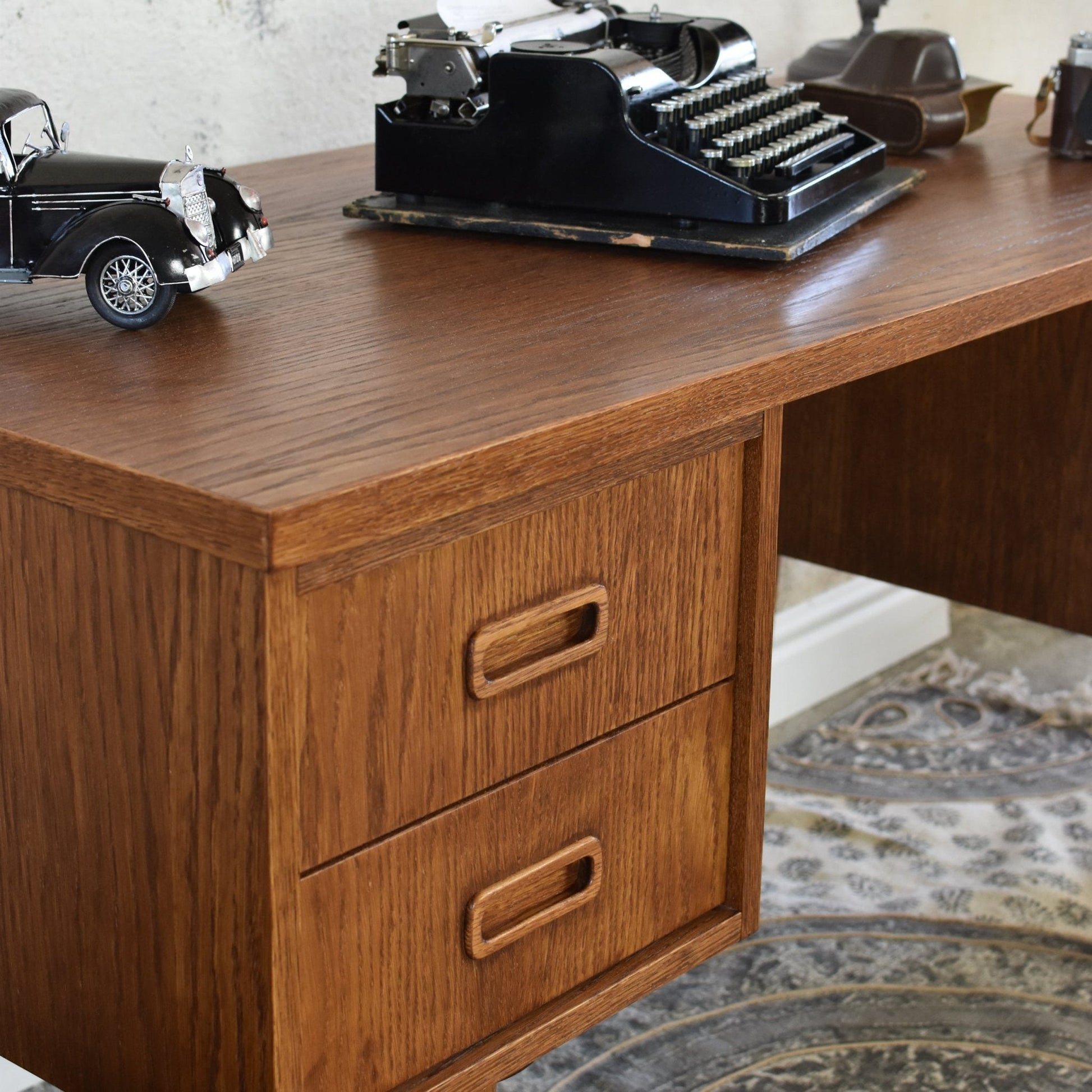 Biurko CLASSY DESK - Pastform Furniture