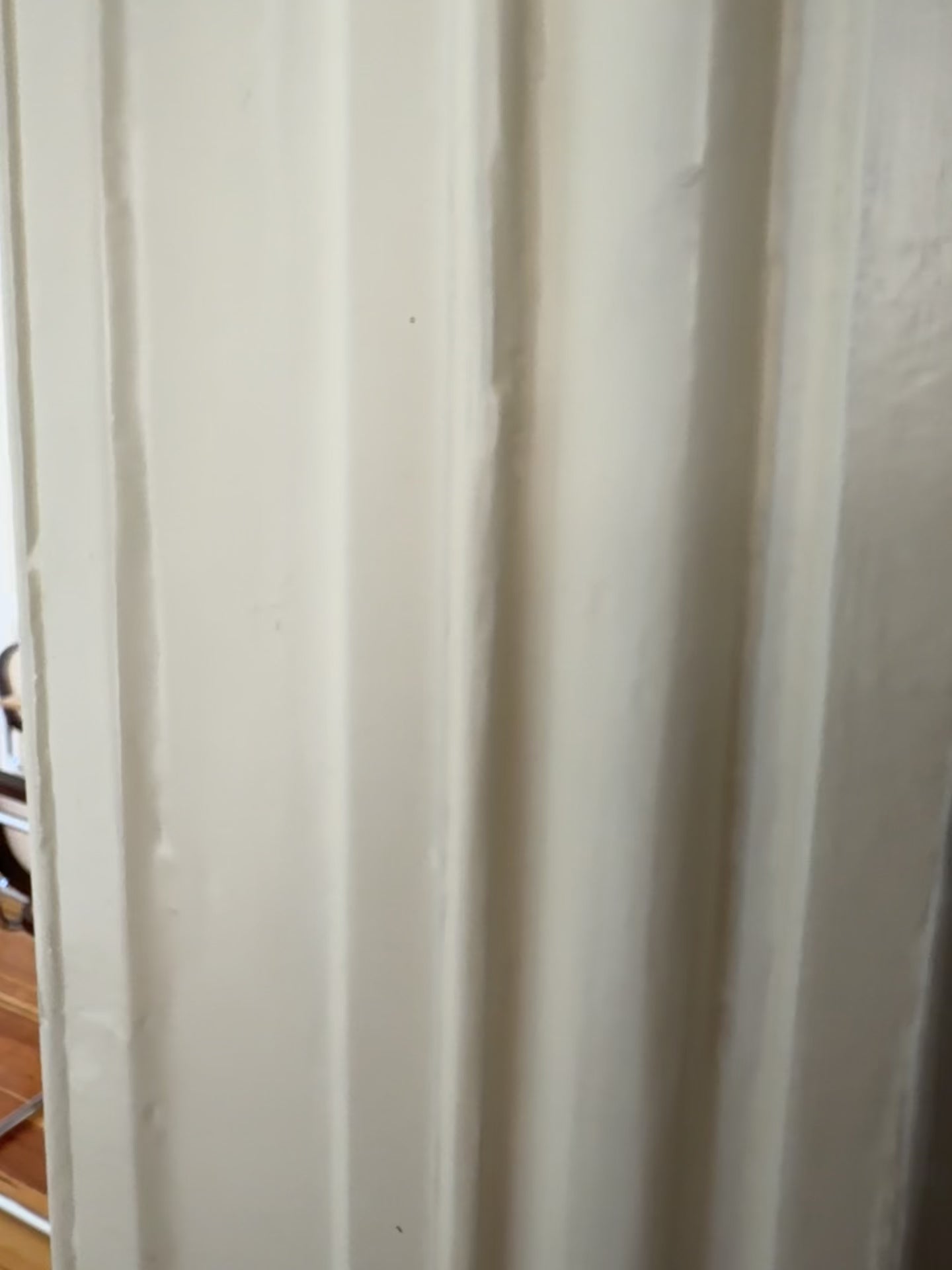 Load video: DANI Table