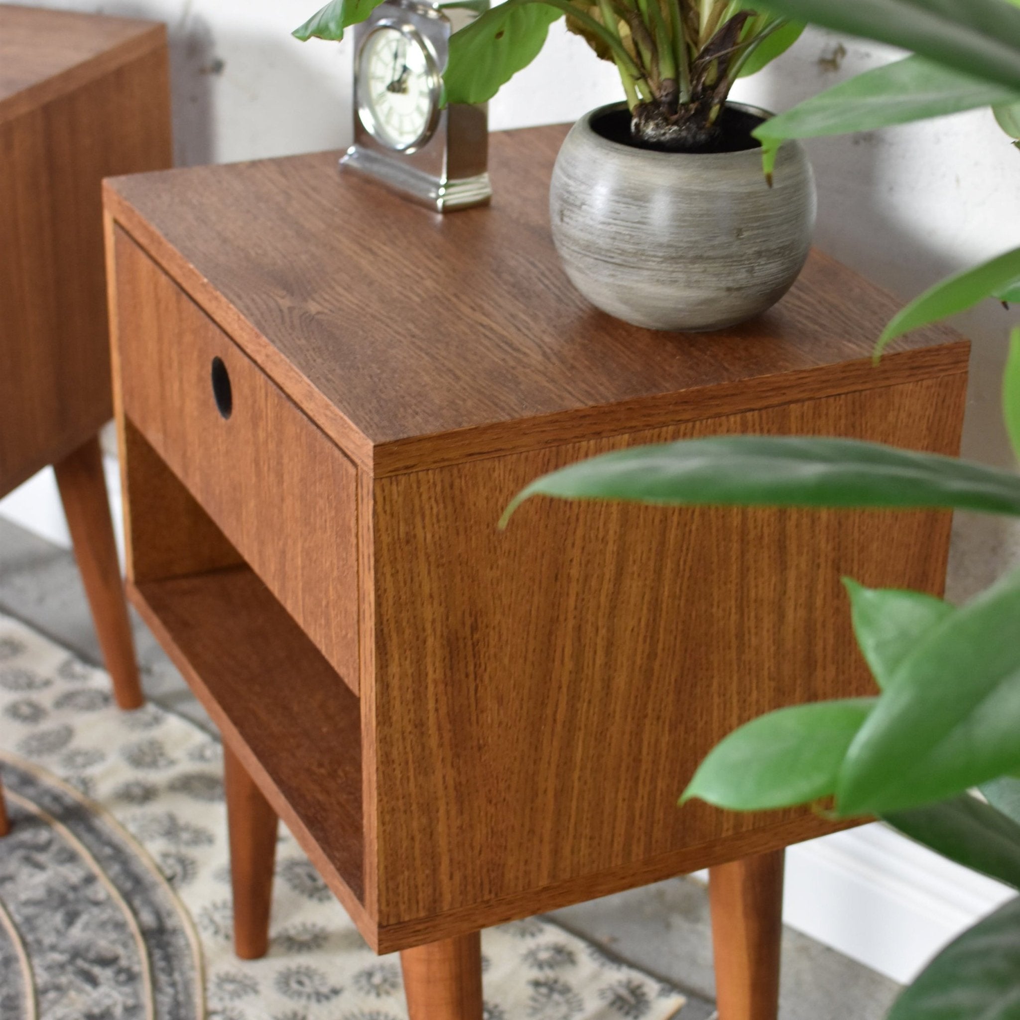 Szafka nocna BEDIE + - Pastform Furniture