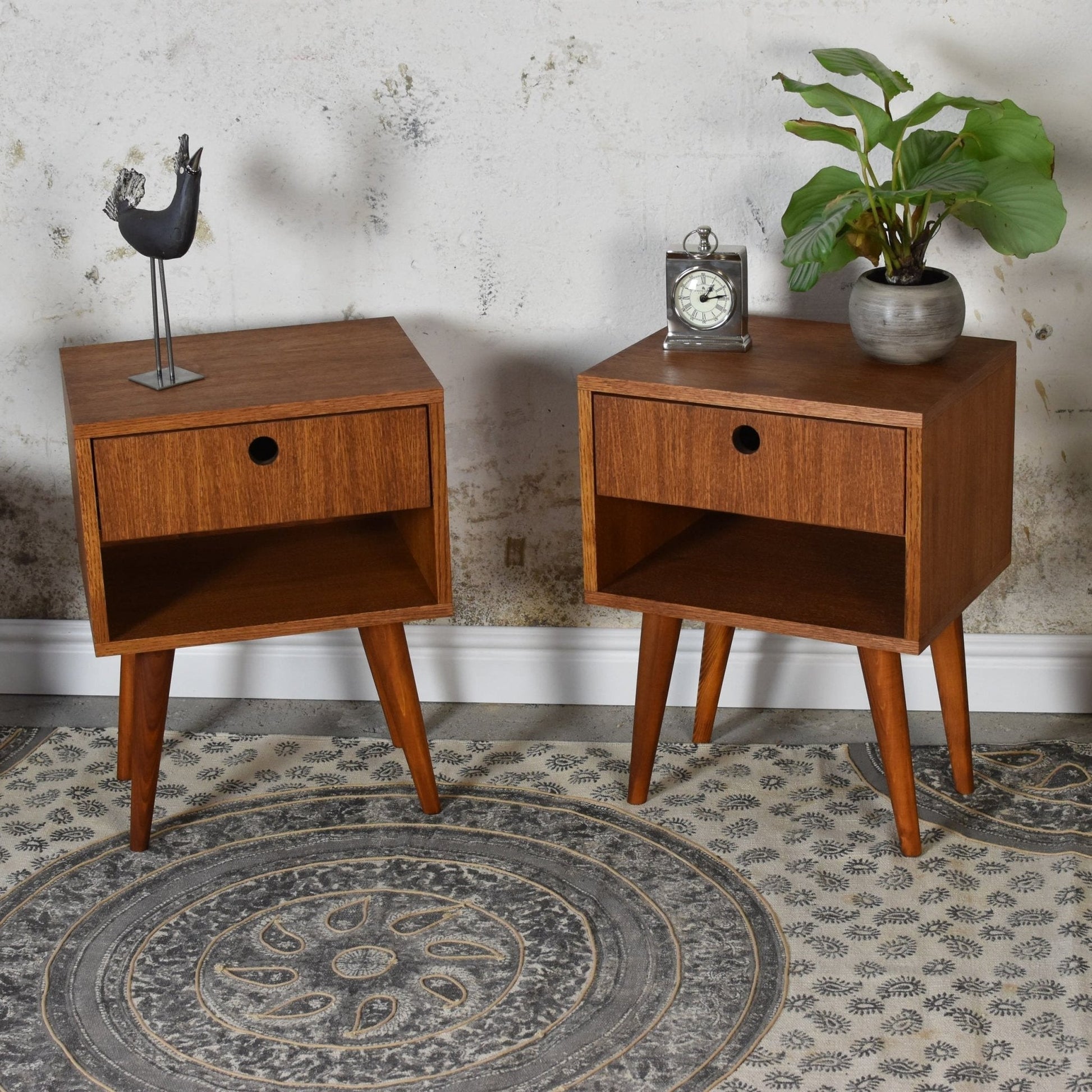 Szafka nocna BEDIE + - Pastform Furniture